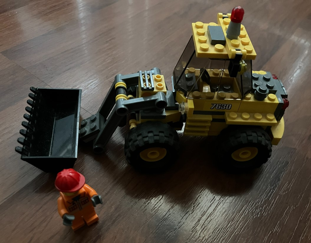 LEGO City 7630 Front-End Loader - 2