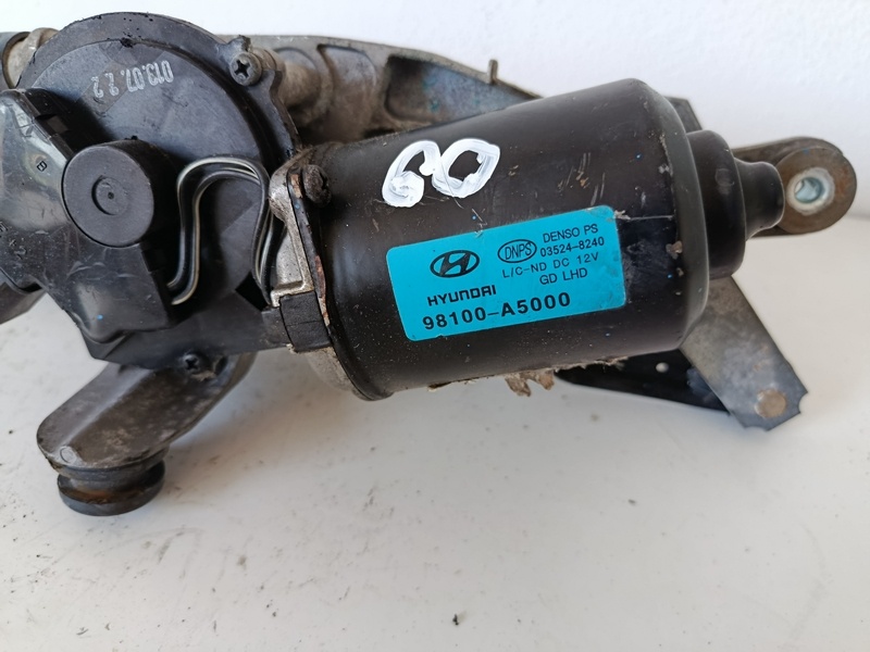 motorcek stieracov predny hyundai i30 98100a5000 60€ - 2