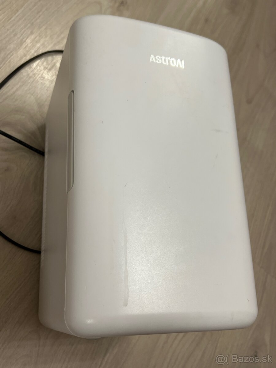 Bezkompresorová termoelektrická minichladnička - 2