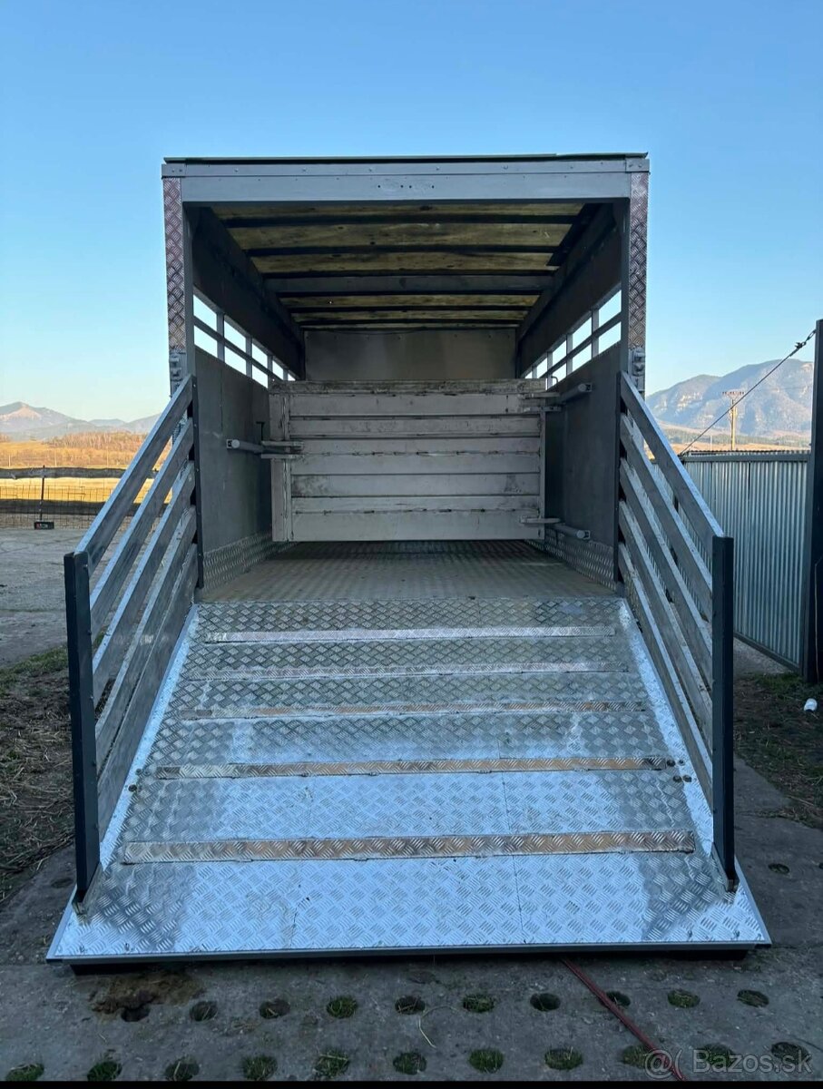 Iveco na prepravu zvierat - 2