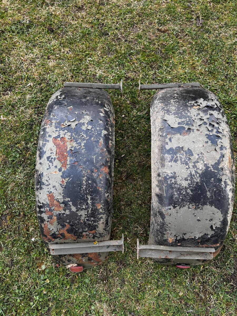 Predám 2x blatník na Multicar M22 - 2