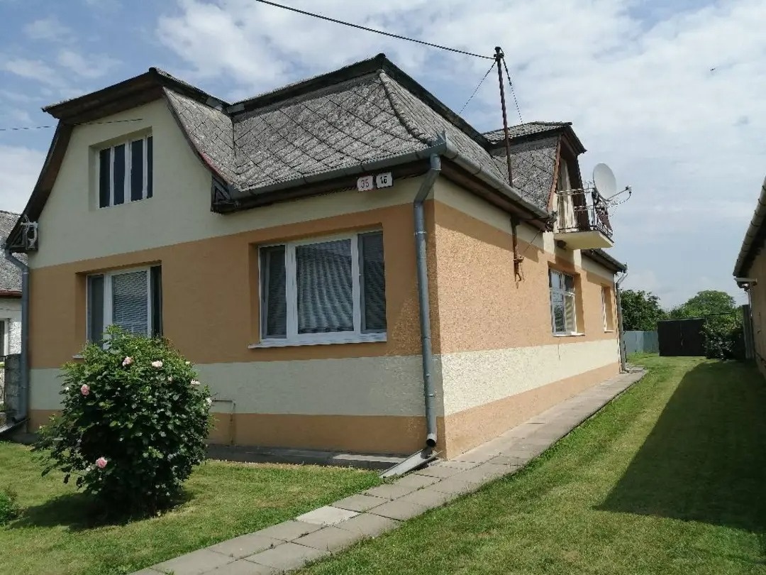 Rodinný dom s pozemkom v obci Čierna - 2