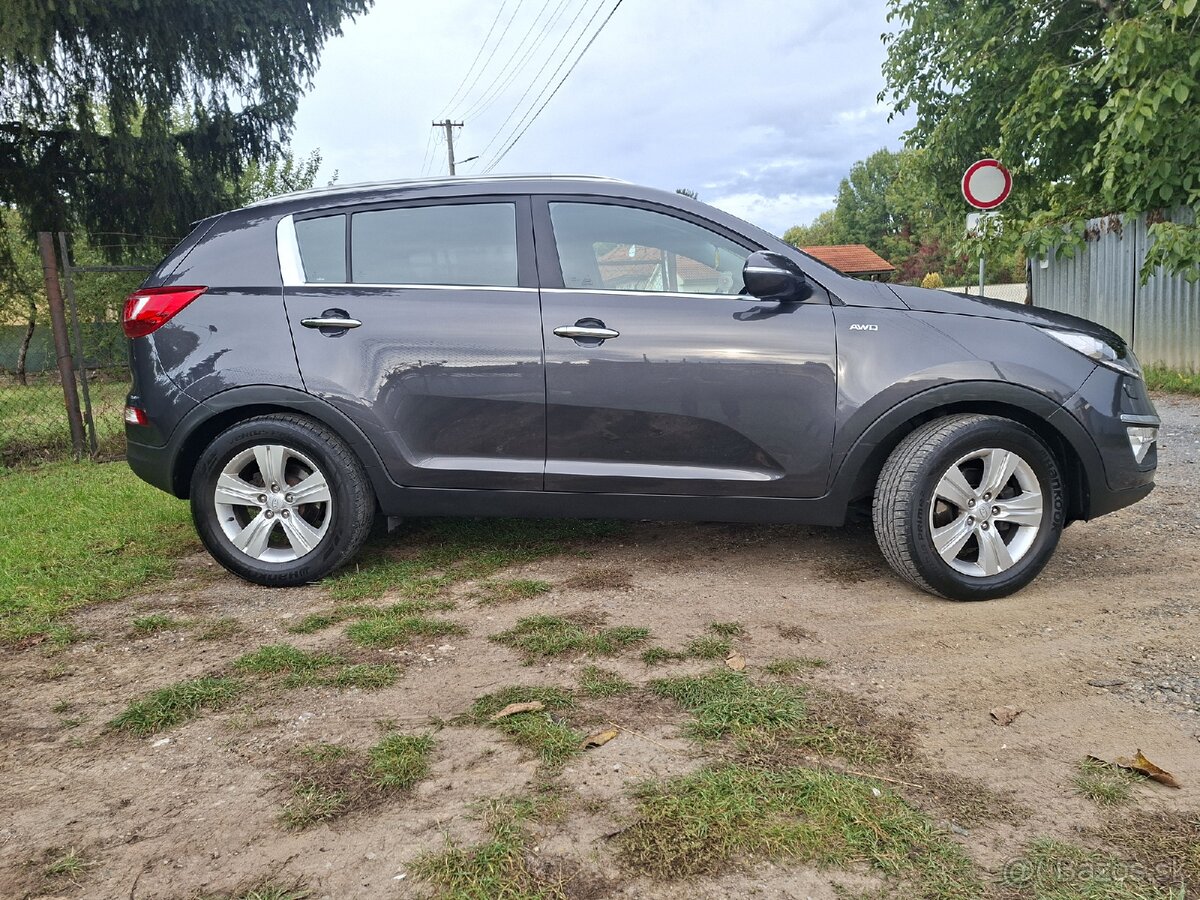 Kia Sportage 2.0 CRDI 4x4 4WD rv:2014 km:131122 Navi kamera - 2