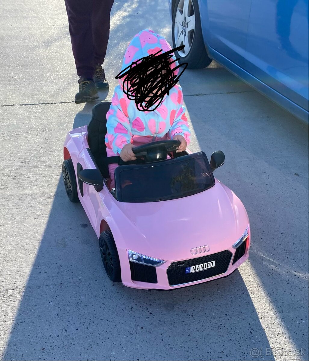 Elektrické autíčko Rs8 - 2