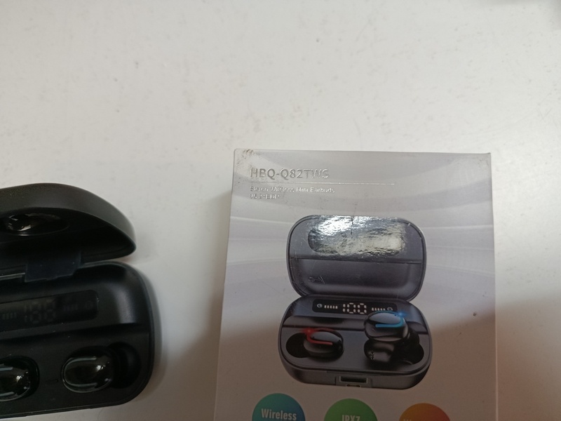 bluetooth sluchadla hbq-q82tws 30€ - 2