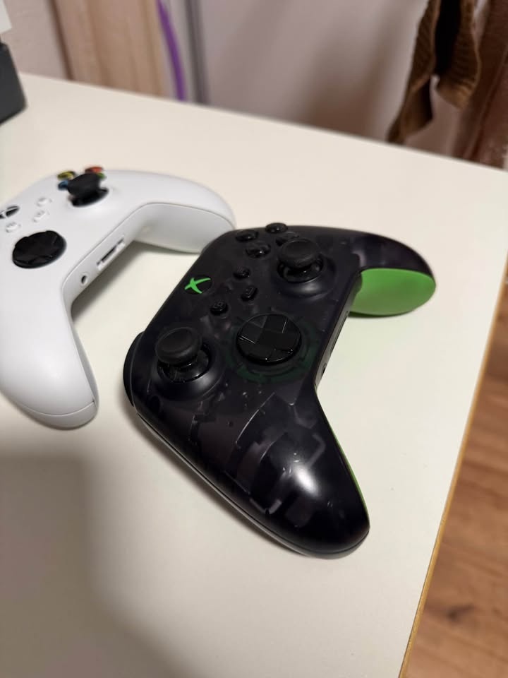 Predám ovladace na Xbox - 2
