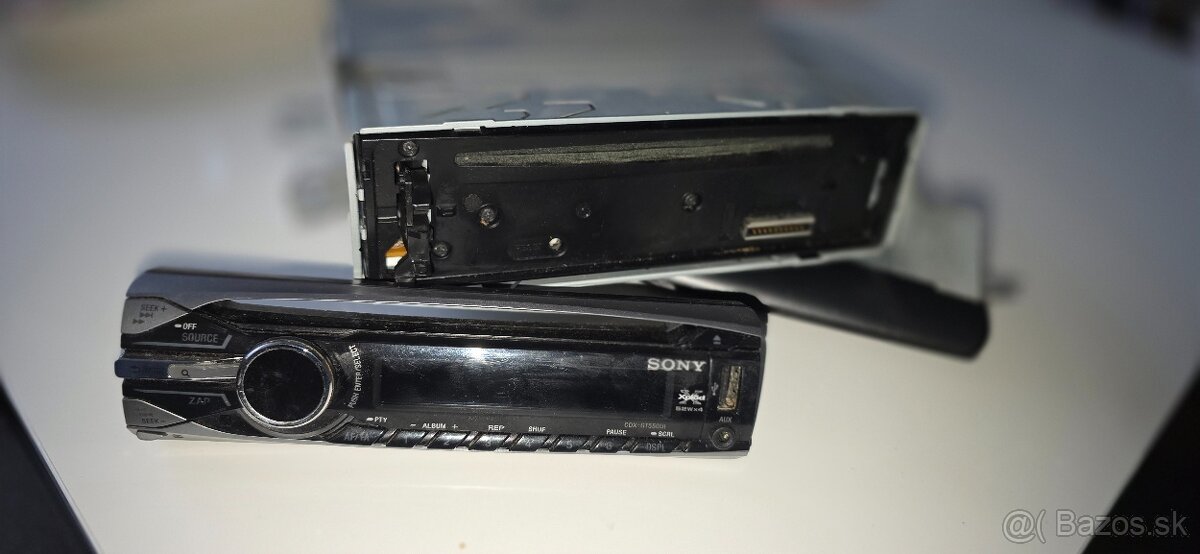 Sony CDX-GT550UI - 2