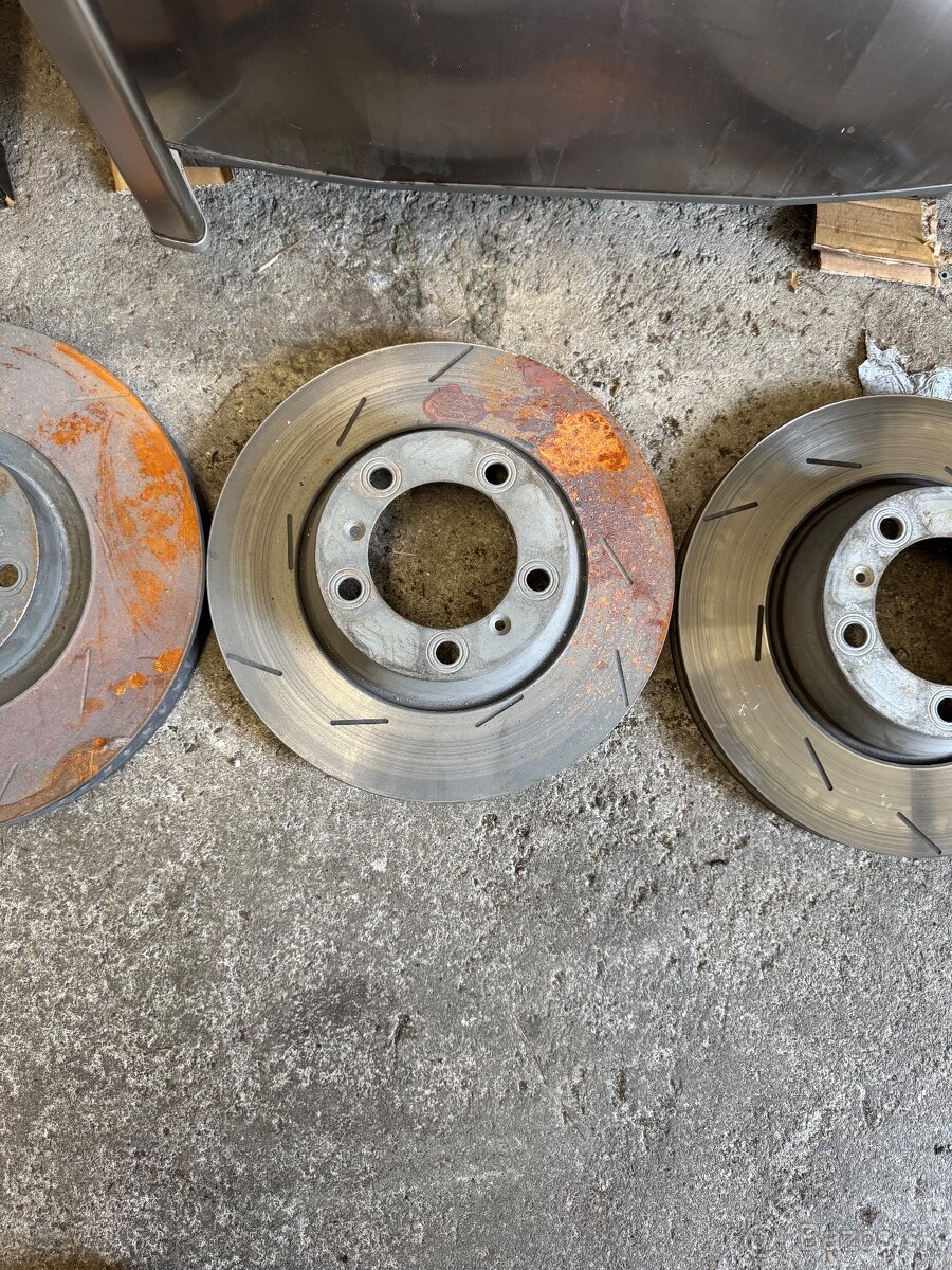 Predne a zadne kotuce porsche pannamera - 2