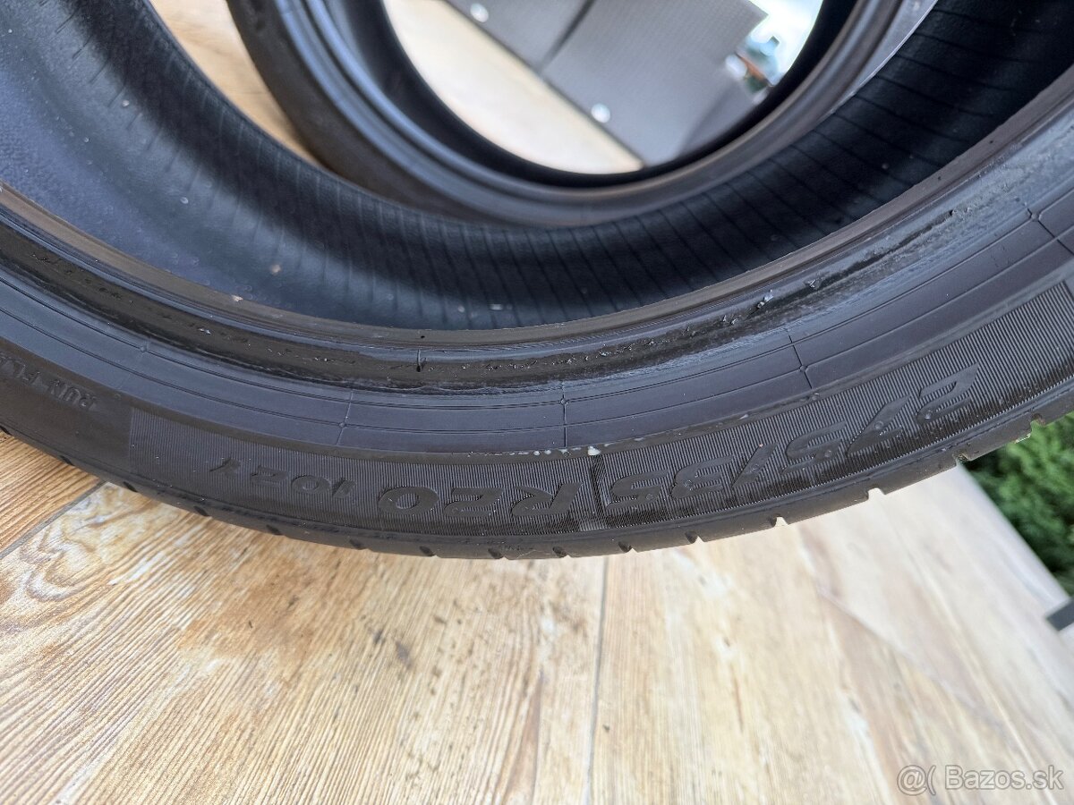 Pirelli 275/35 R20 - 2