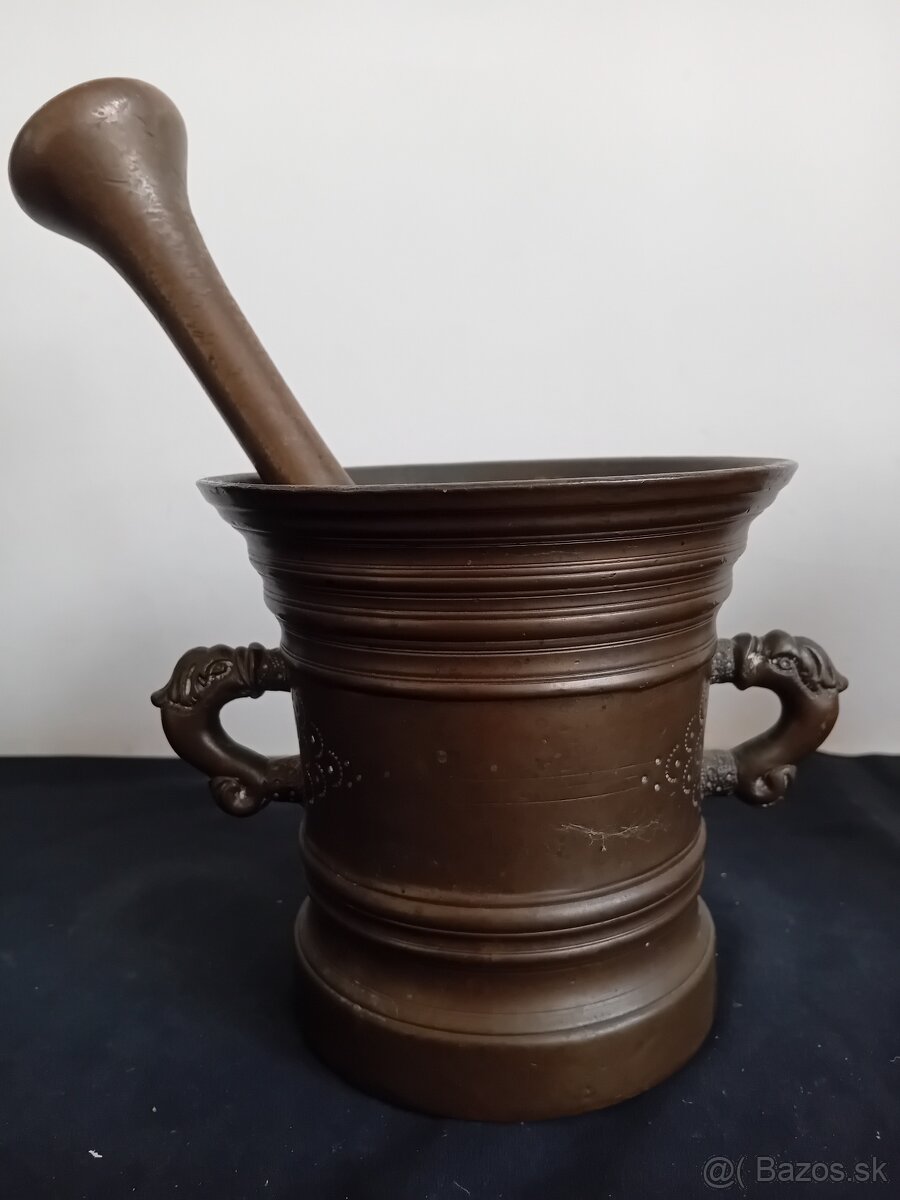 Bronzové staré mažiare - 2