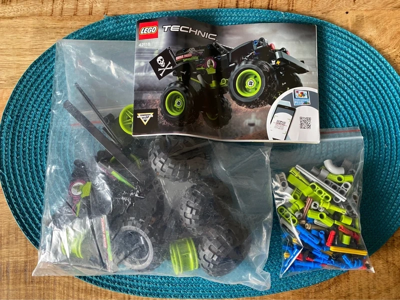LEGO Technic 42118 Monster Jam Grave Digger - 2