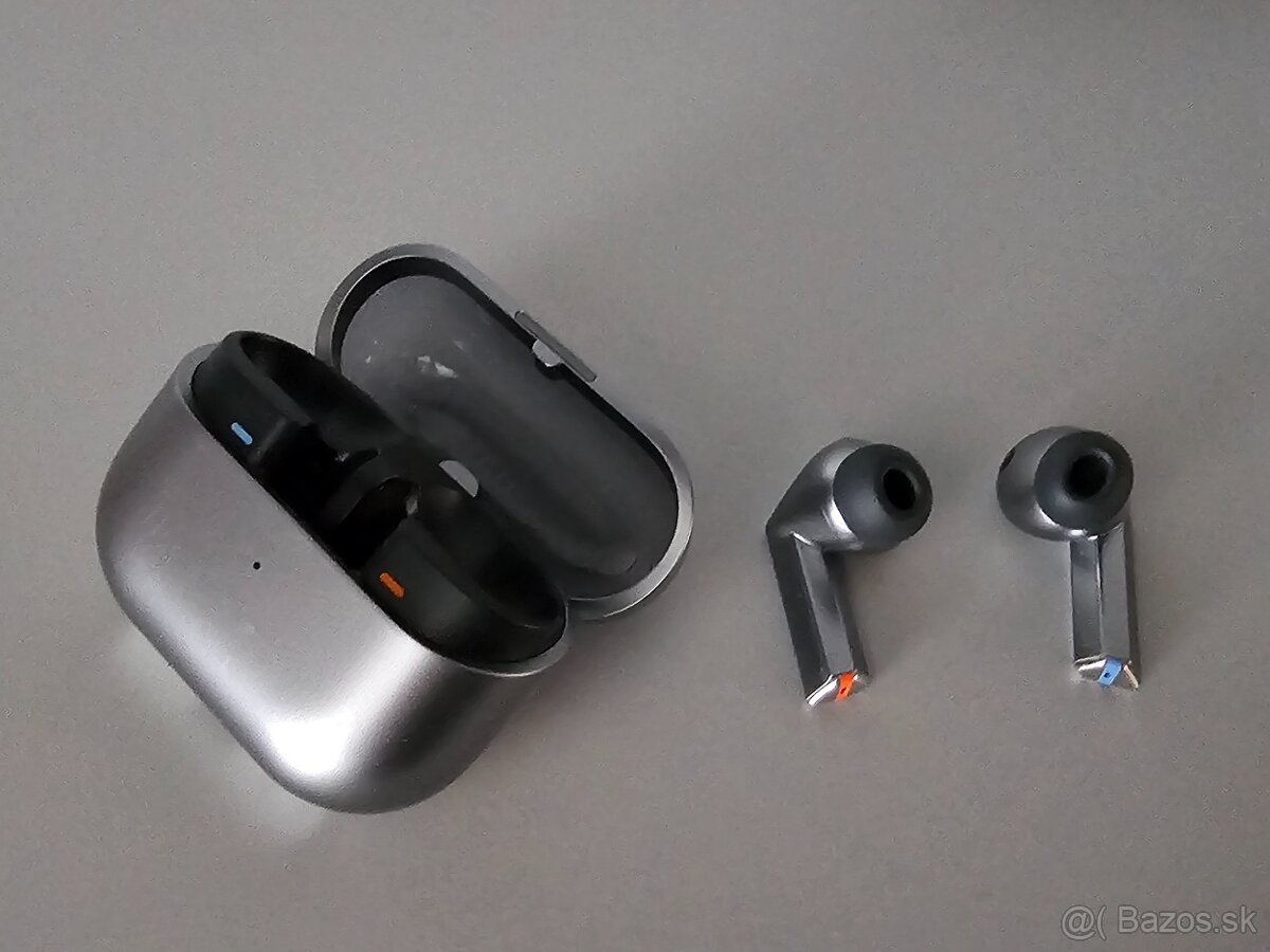 Samsung Galaxy Buds3 Pro Strieborne - 2