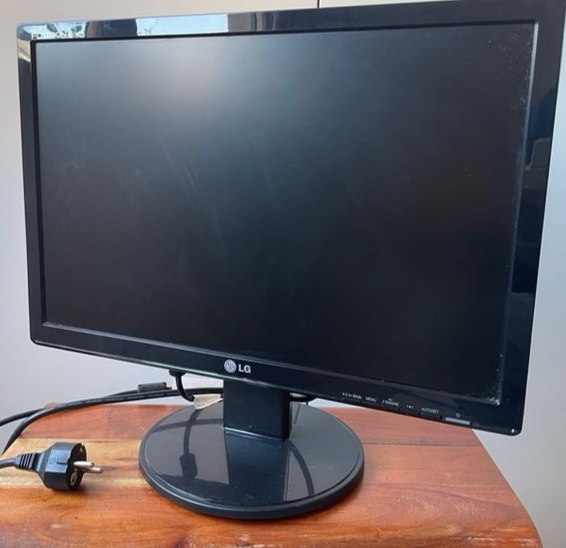 Predám Pc + Lcd monitor - 2