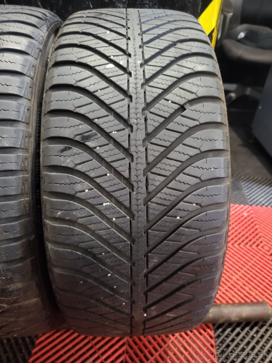 225/45 R17 Goodyear celoročné pneumatiky - 2