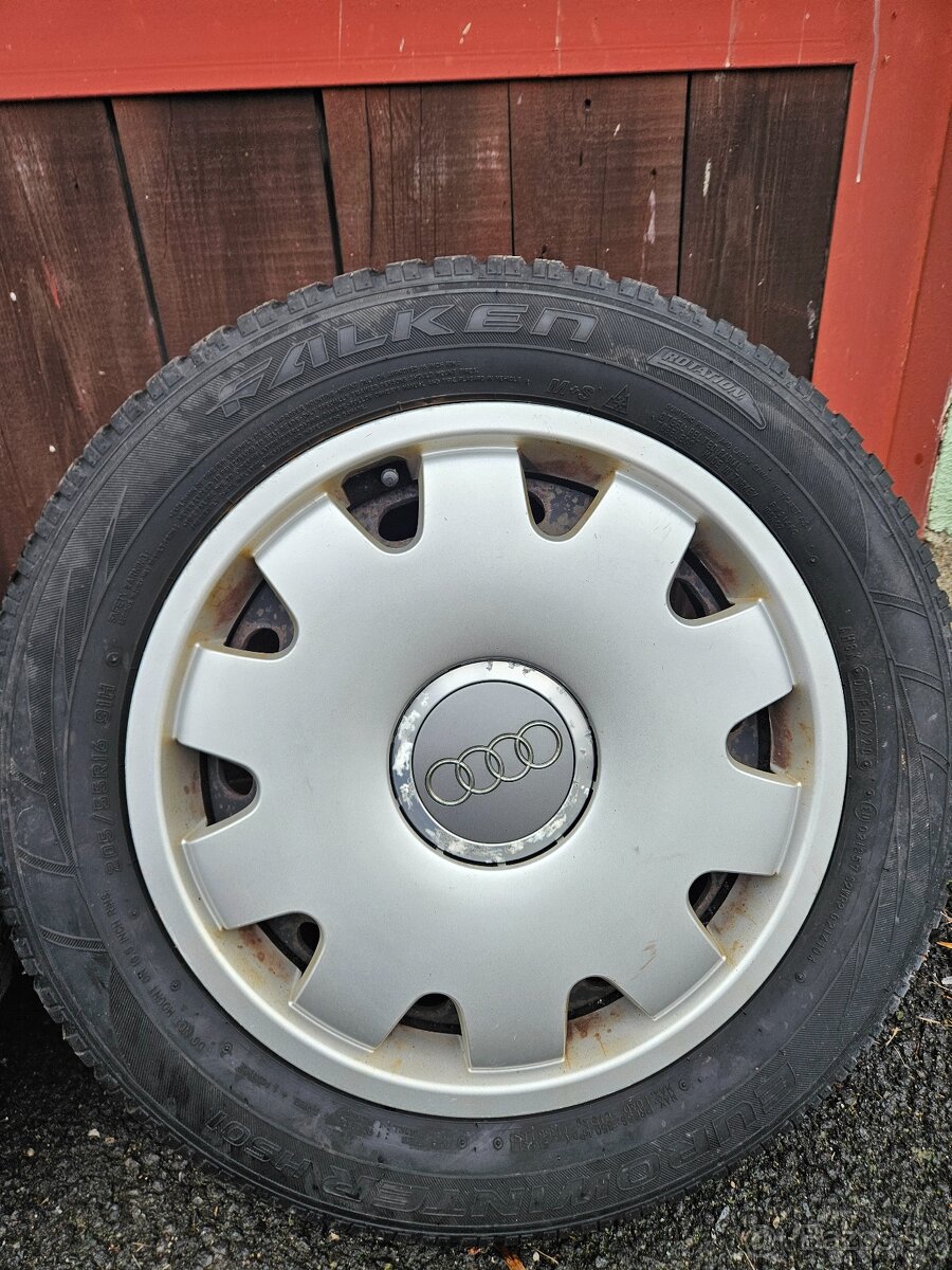 Plechové disky s puklicami Audi - 2