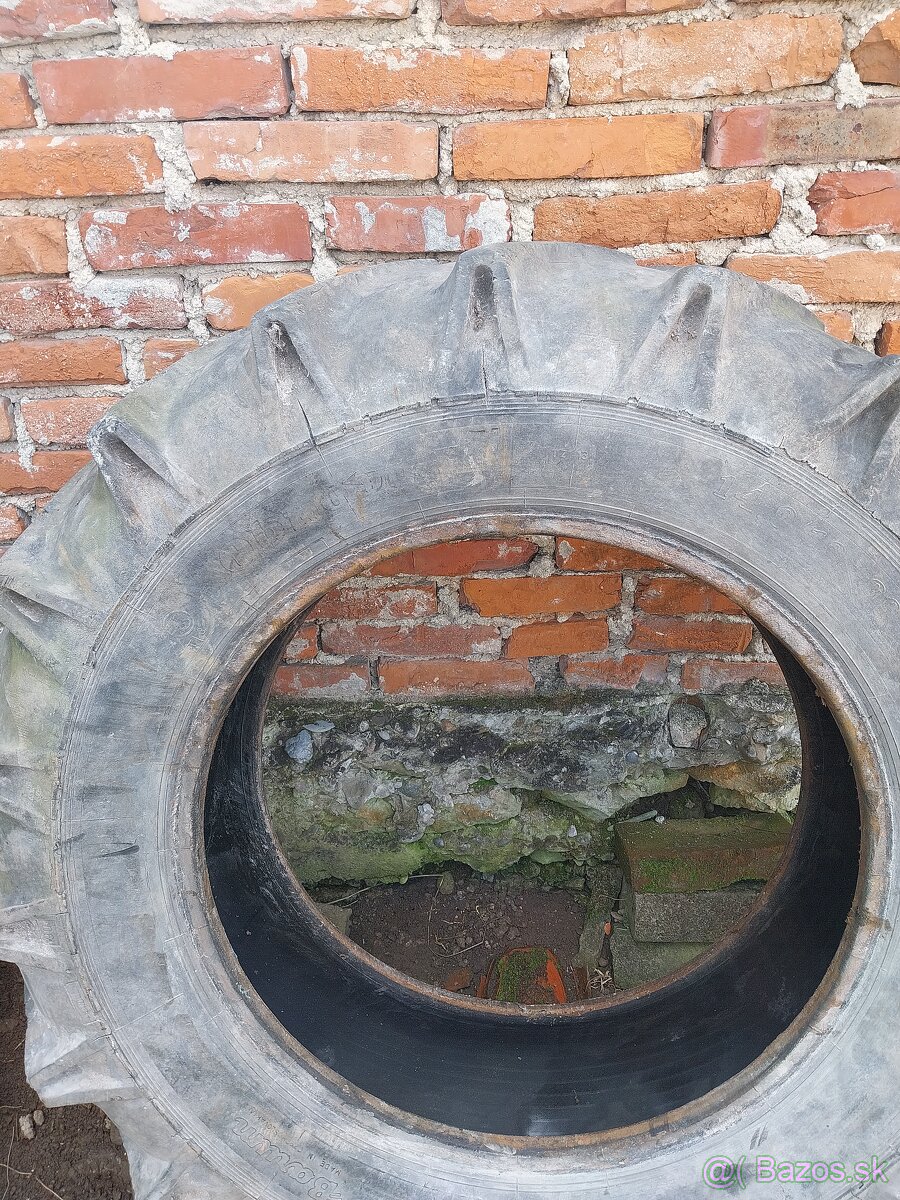 Predam pneumatiky na traktor 14,9-28 - 2