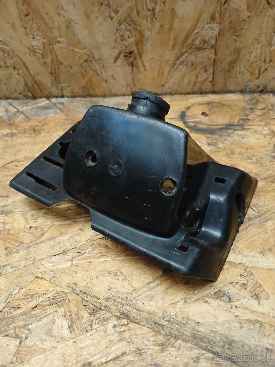 Babetta 207 kryt karburátora - 2