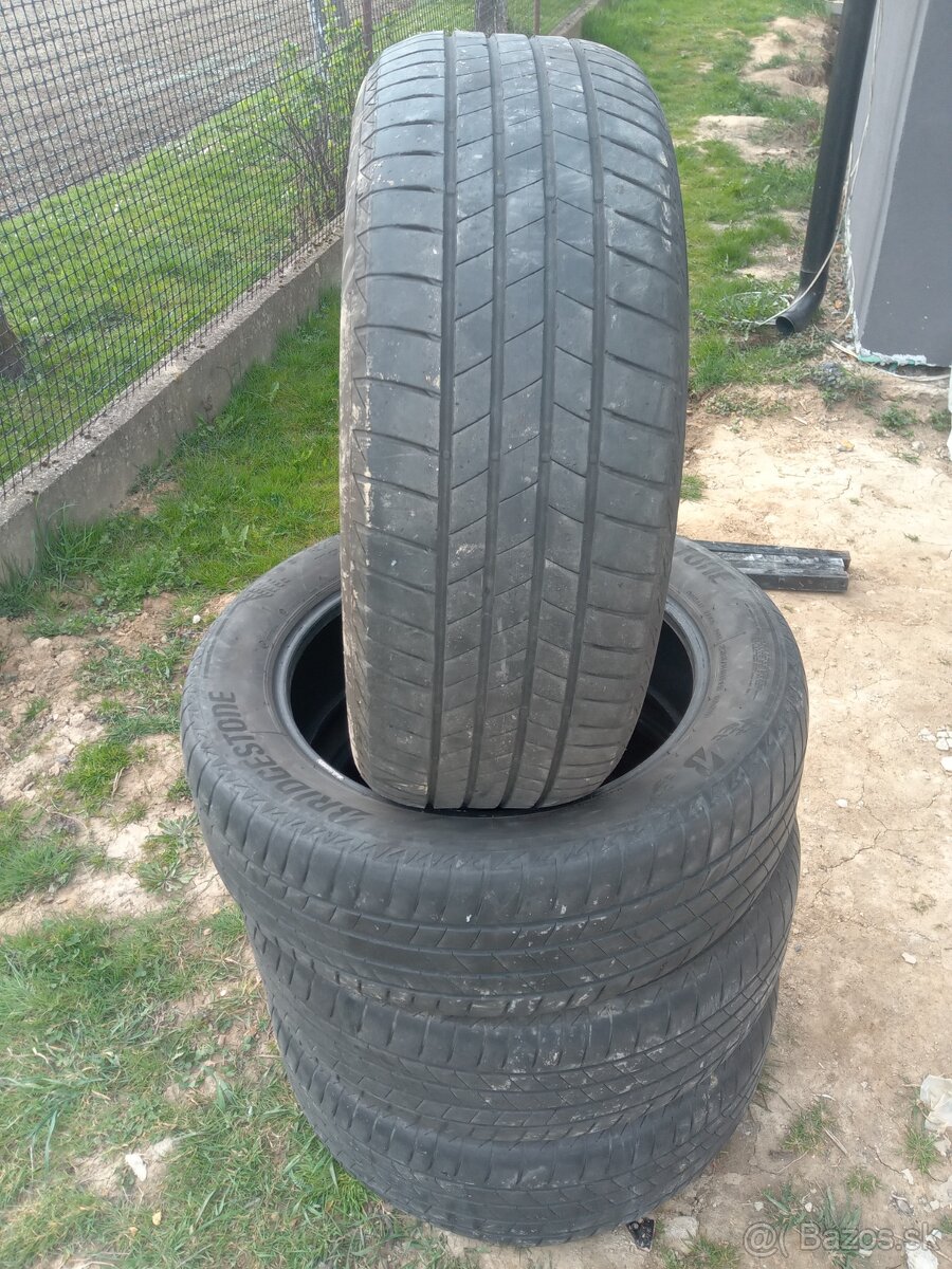 Letné pneu 235/55 r 19 - 2