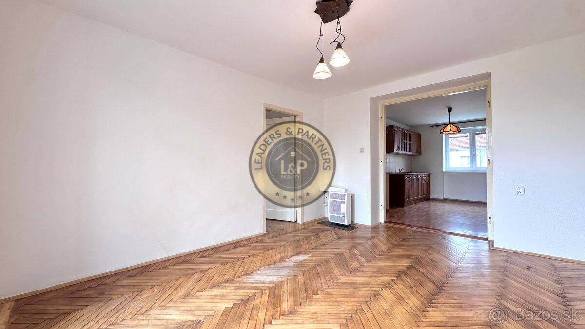 PREDAJ- 2iz. byt s balkónom v Hlohovci na ulici R. Dilonga - 2