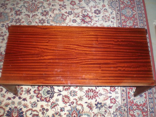 Predám drevený konferenčný stolík - 2