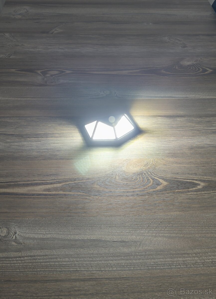 LED solárne svetlo so senzorom - 2