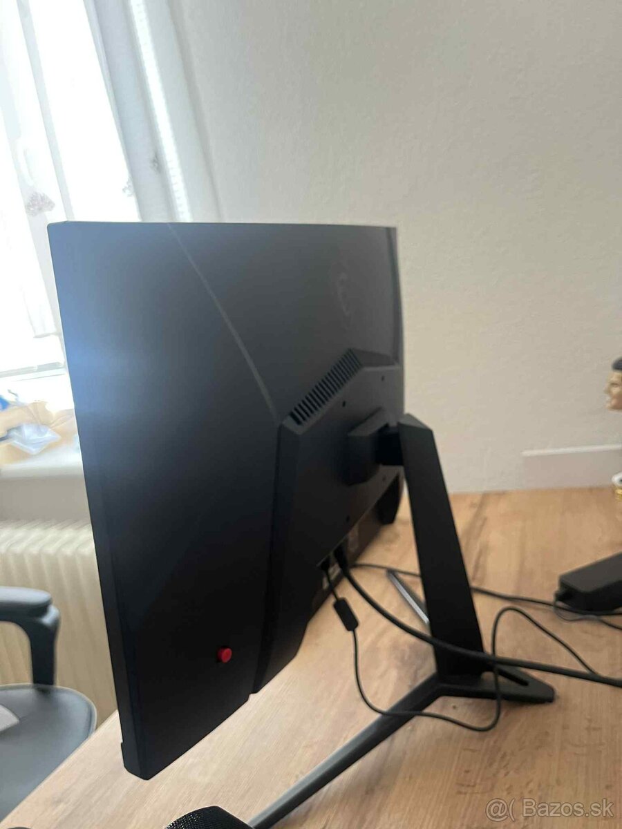 Herný Monitor MSI G24C4 E2 - 2