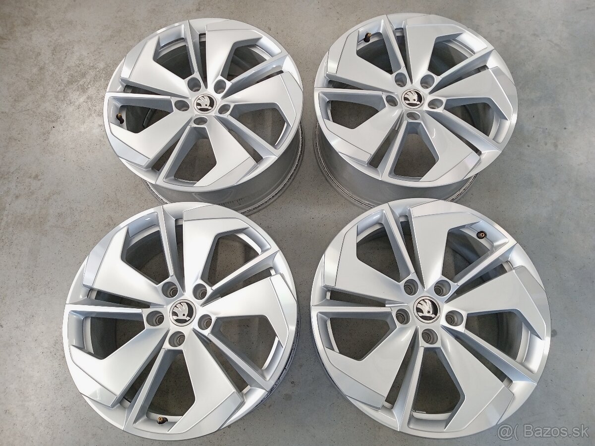 4ks ALU 5x112 R18 7,5J ET48 Original SKODA OCTAVIA 4 RS - 2