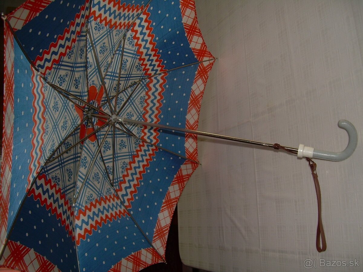 dětské deštníčky, kostýmy, teplákovka - 2