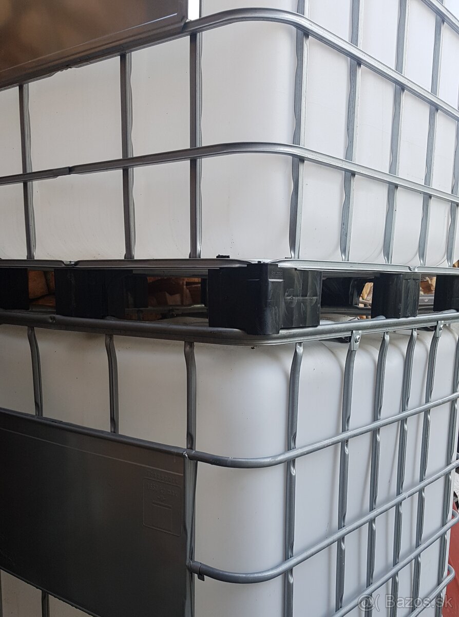 IBC 1000, nádrž na vodu - 2