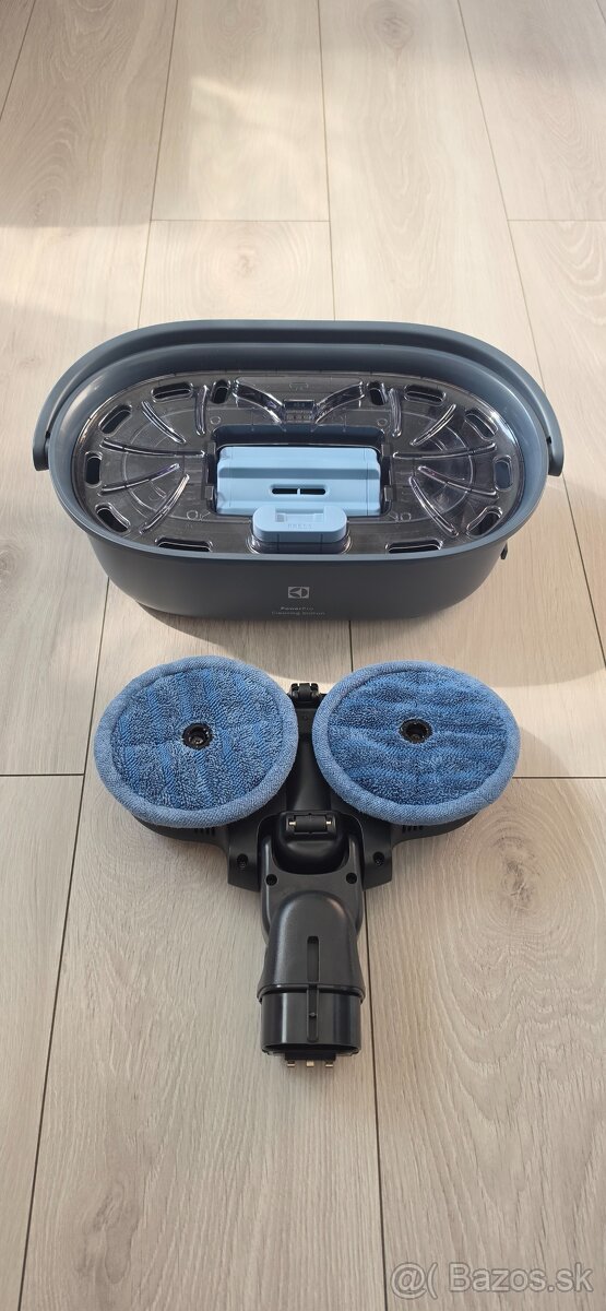 Electrolux ZE160 PowerPro Mop + EPPCS2 čistiaca stanica - 2