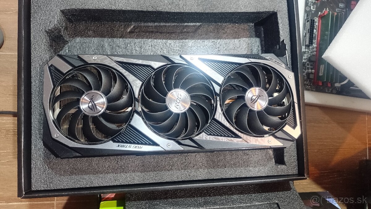 ASUS ROG STRIX GeForce RTX 3080 10G – Perfektný stav - 2