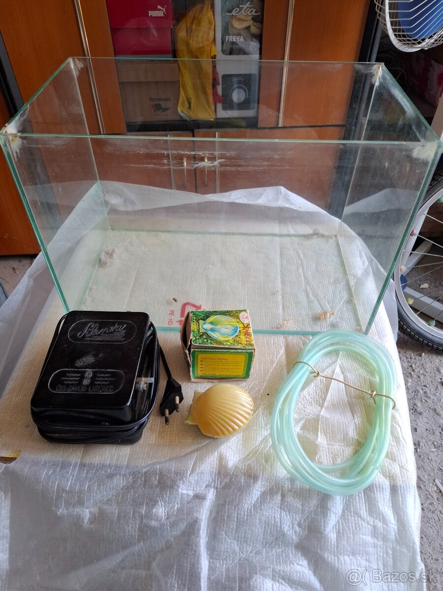 Predám akvárium 35x20x23 - 2