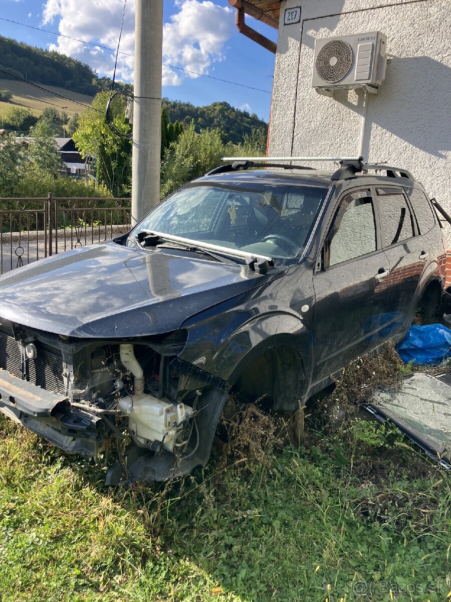 Subaru Forester 2,0D NÁHRADNÉ DIELY - 2
