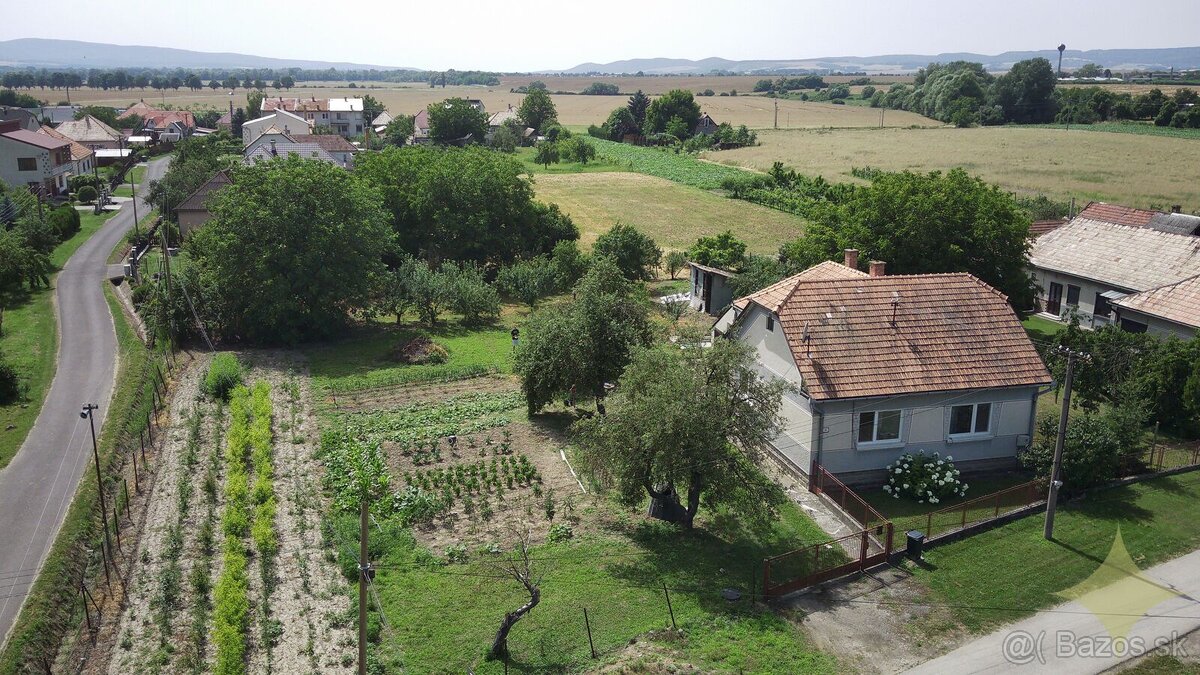 Čiastočne zrekonštruovaný prízemný rodinný dom so slnečným p - 2