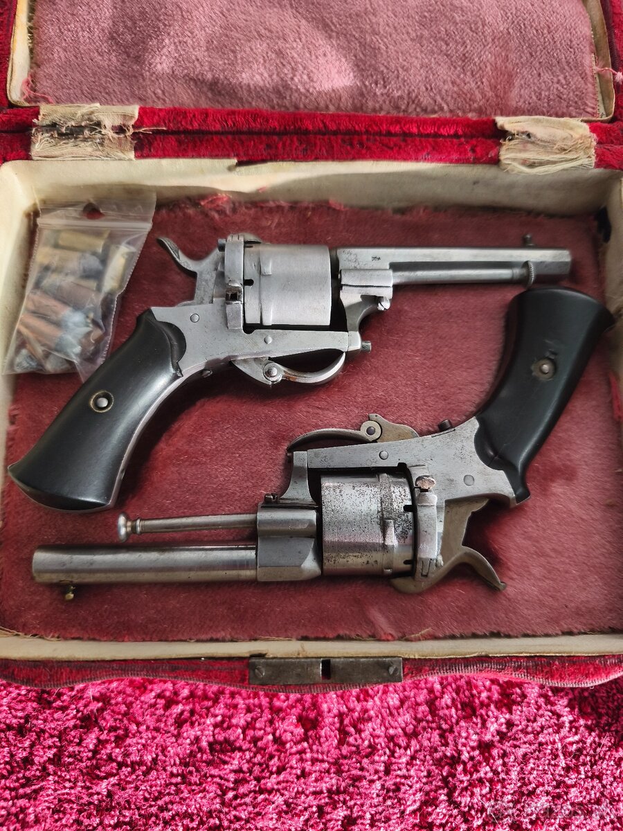 Historické -Lefos-revolvery. - 2