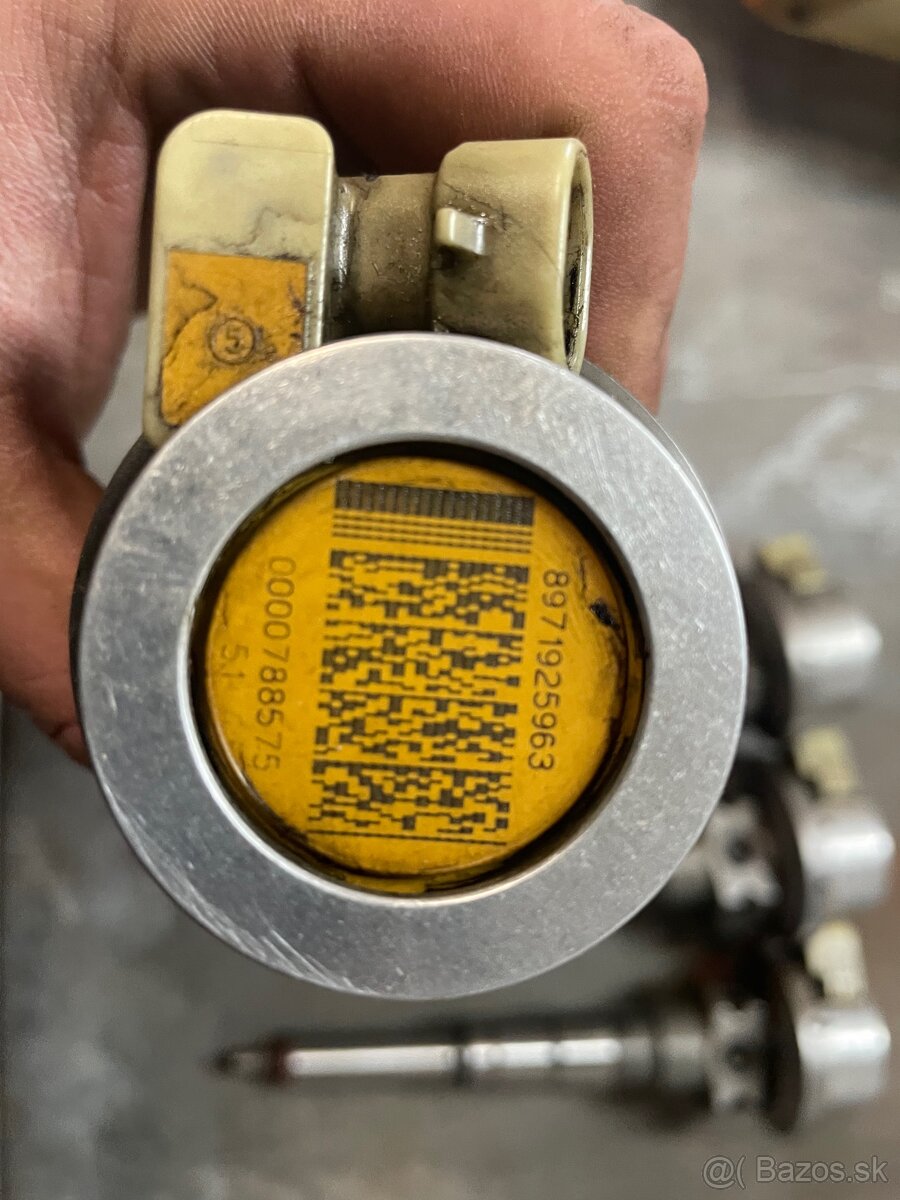 Isuzu vstrekovače 4jx1 - 2