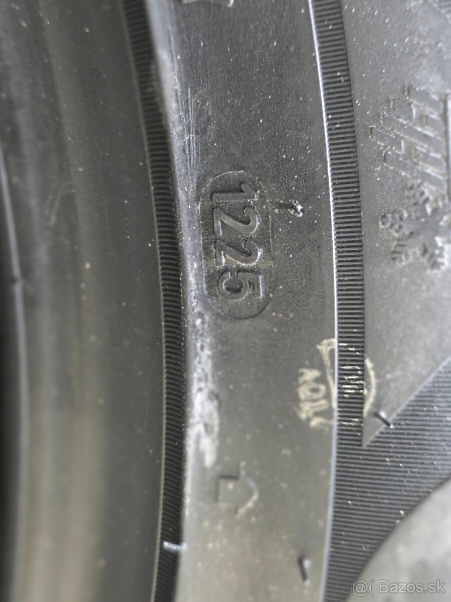235/55R18 celoročne nove pneu - 2