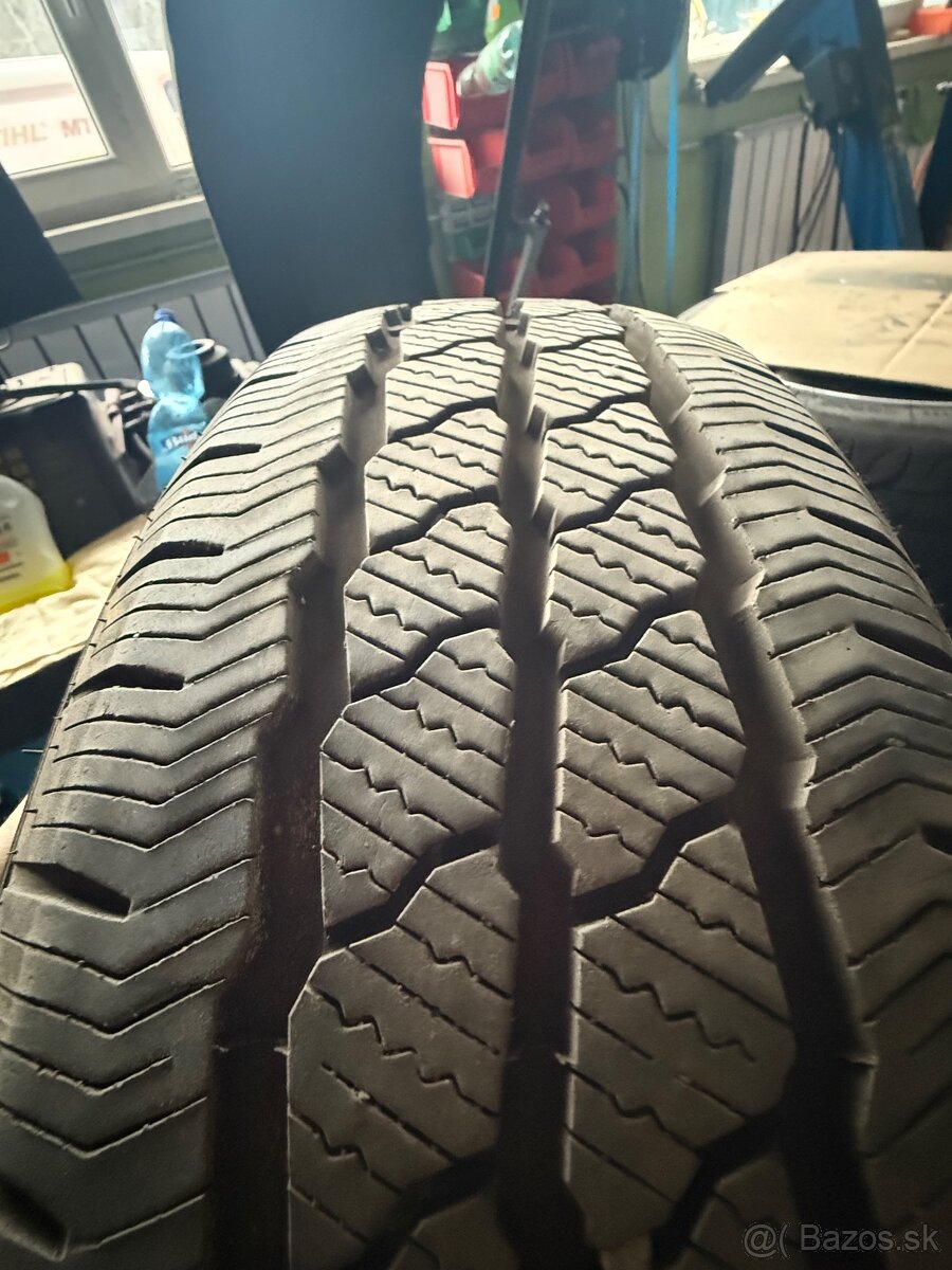 215/60 R16C celoročne - 2