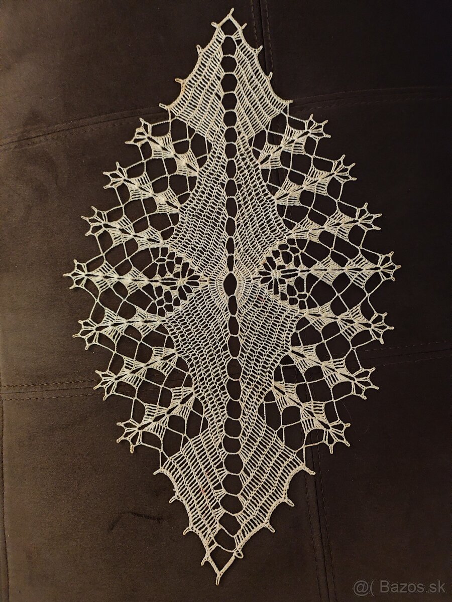 Háčkovany obrus - 2