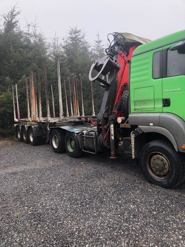 Lesovoz Man 33.430 6x6 a naves - 2