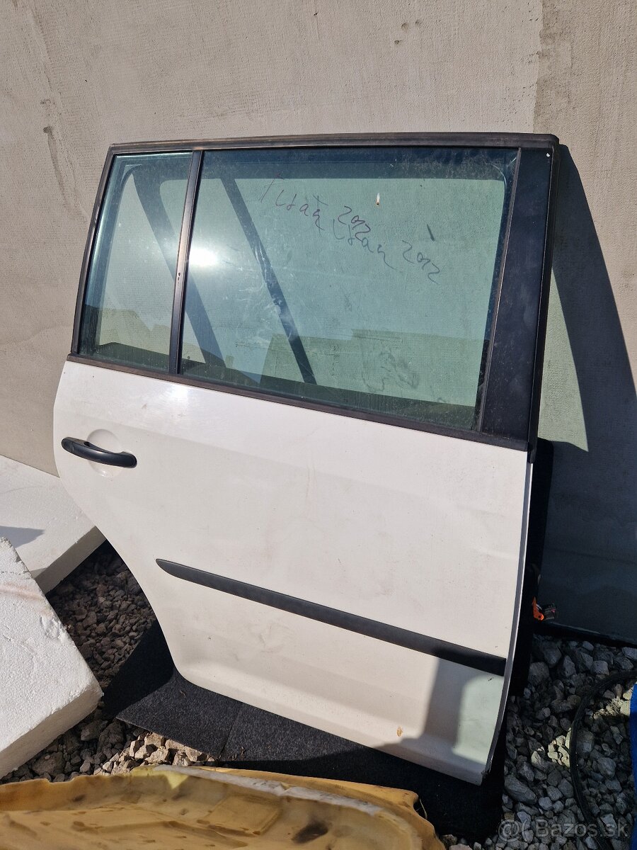 Pravé dvere Vw Touran 2012 - 2