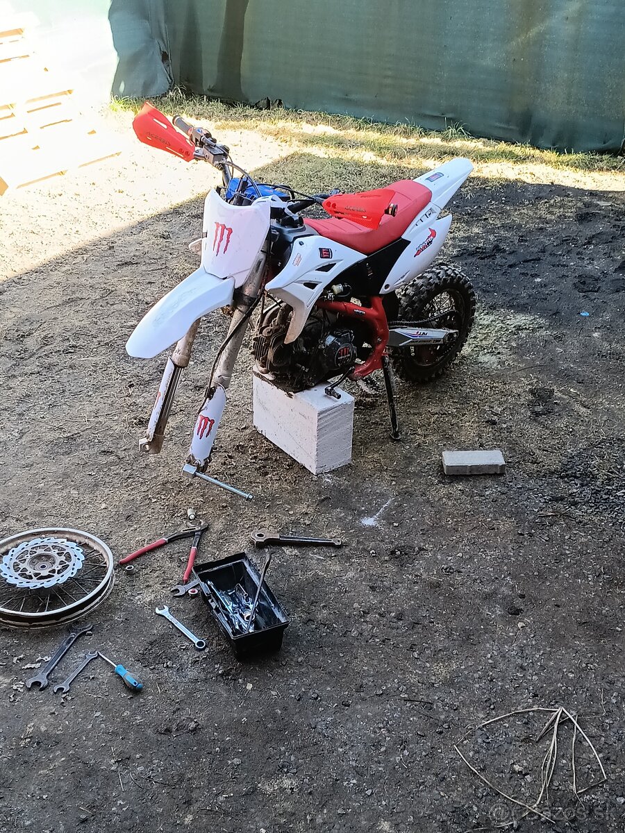 Pokazený pitbike 125ccm