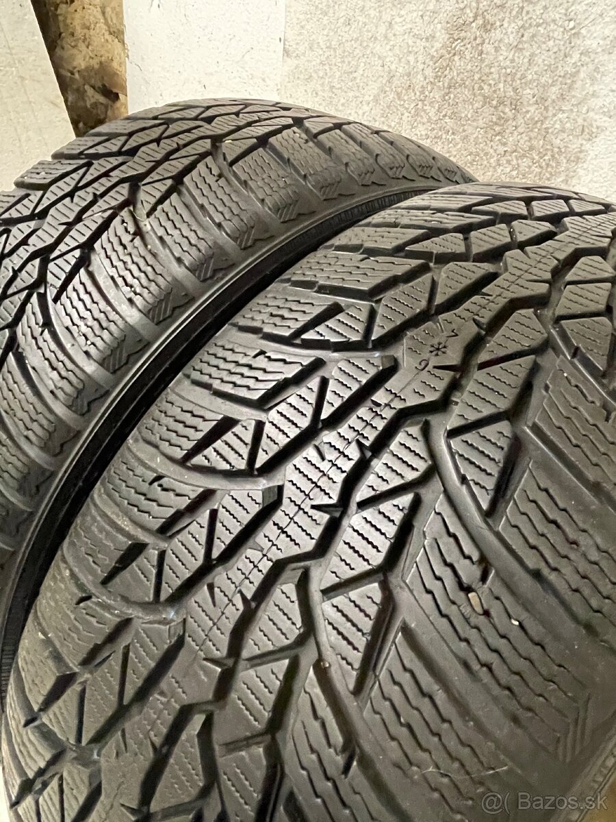 Nokian 215/45 R16 zimné - 2