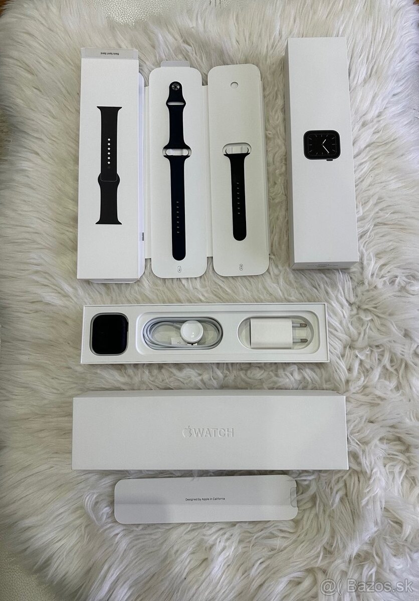 Apple Watch series5 44MM - 2