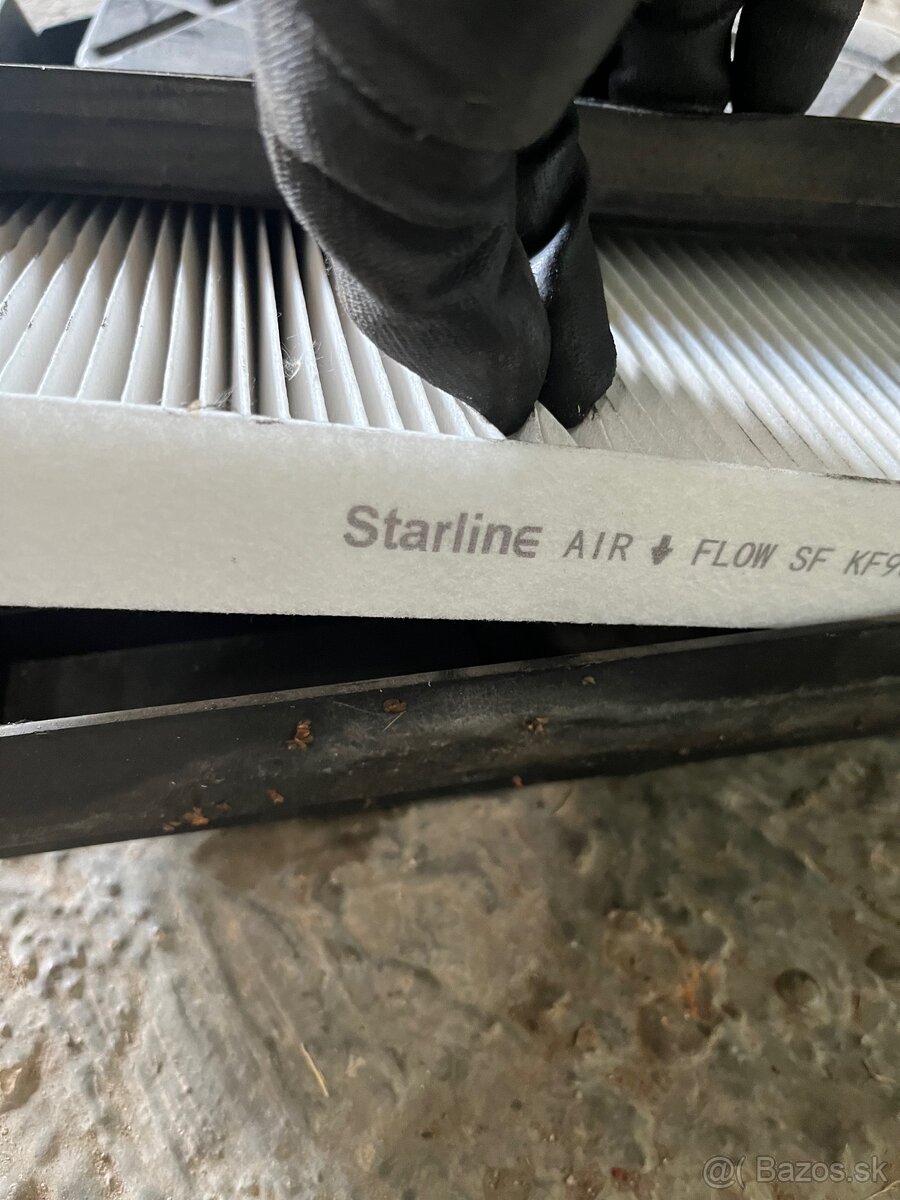 Kryt kabinového filtra audi a4 b7 - 2