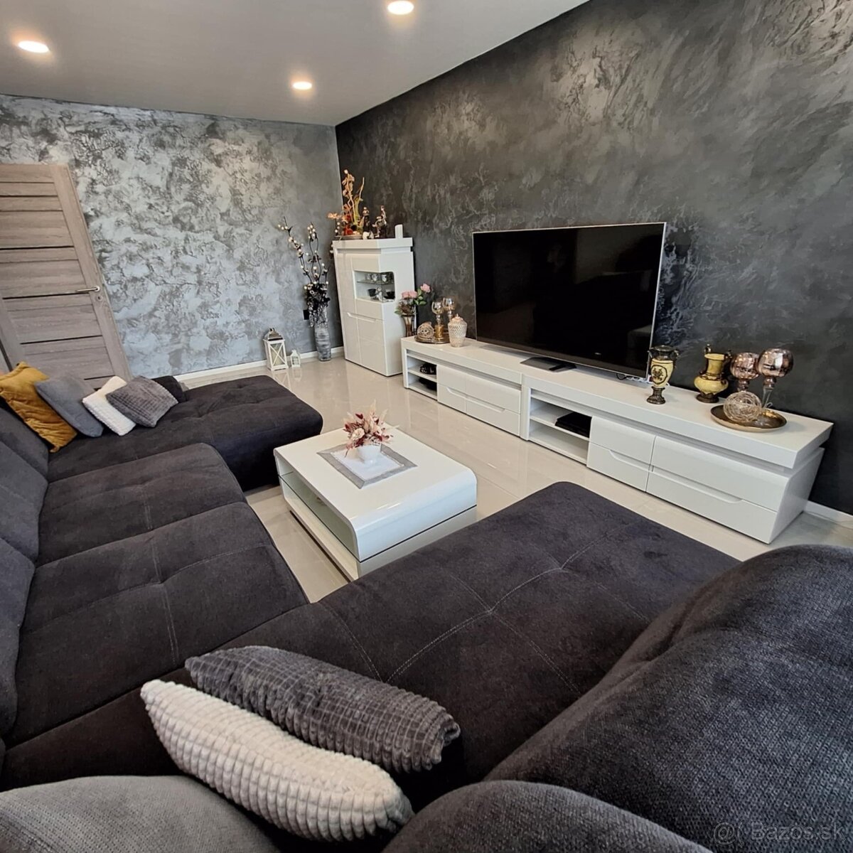 LUXUSNÝ a NADštandadný 3 izbový byt v TOP kvalite v Šali. H - 2