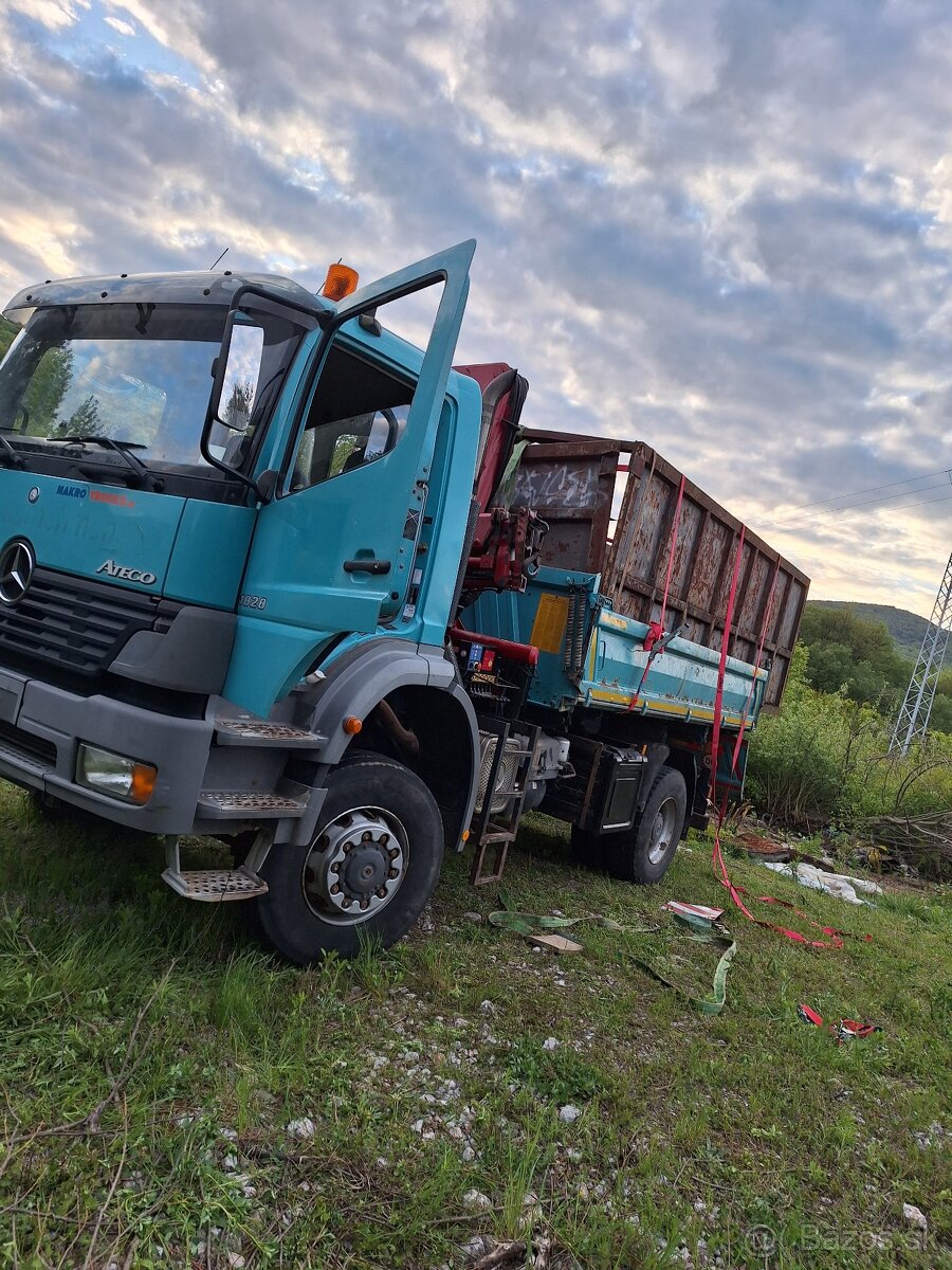 Nákladná doprava s hydraulickou rukou - 2