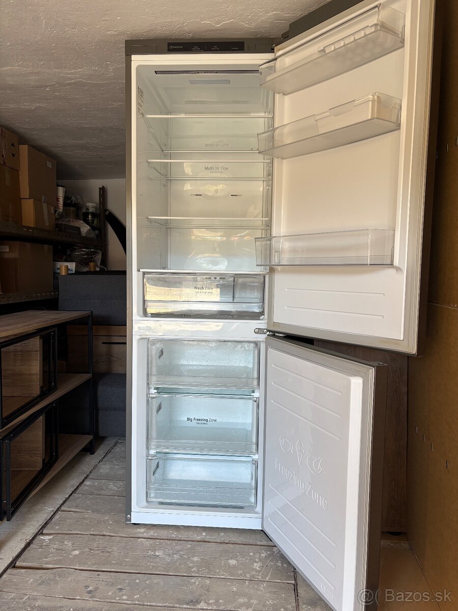 Chladnička s mrazničkou - 2
