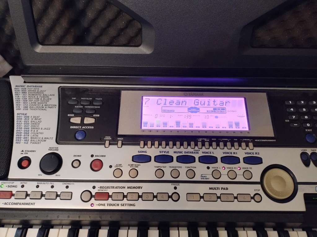 klávesy Yamaha PSR-550 - 2