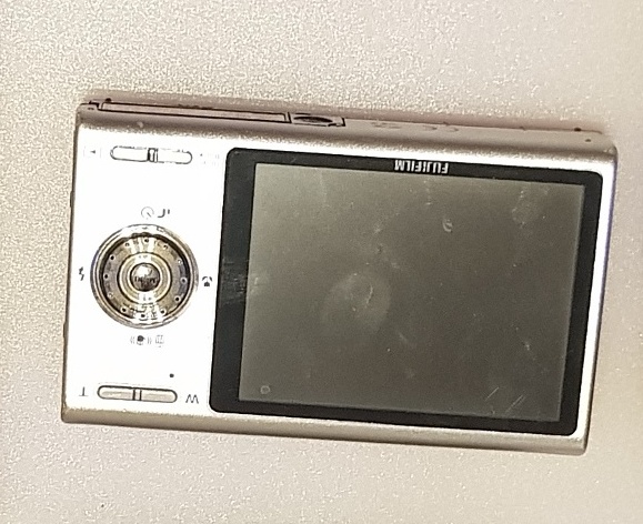 Fujifilm FinePix Z100fd - 2